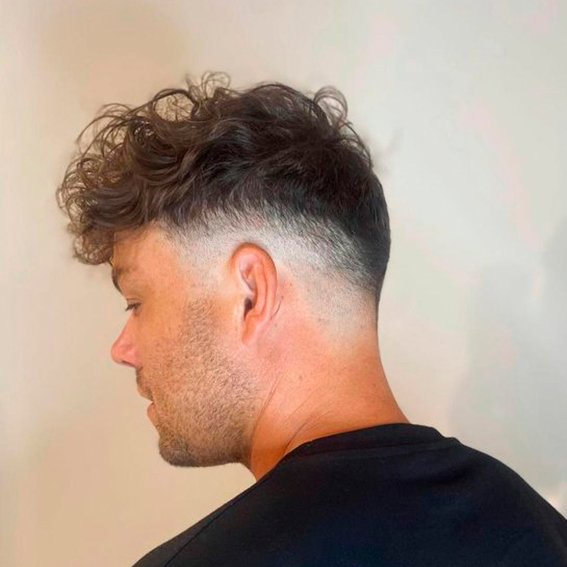 Curly hair (Undercut)
