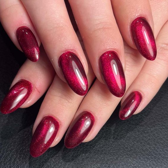 Manicure kocie oko (czerwony)