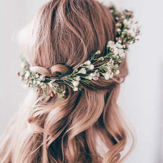 Wedding hairstyles (With a wreath)
