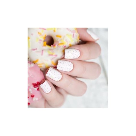 Manicure letni (biały z wzorem)