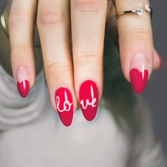 Manicure z napisami (Love)