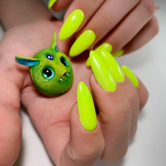 Neon manicure (Yellow neon)