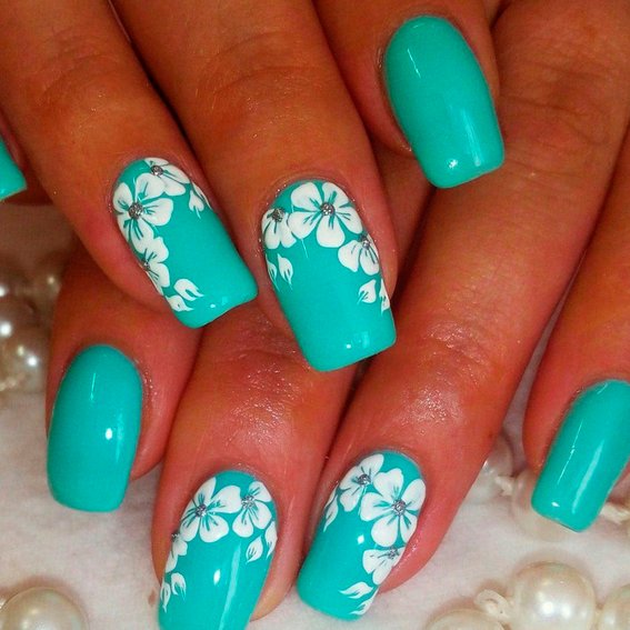 Turquoise manicure (With drawings)