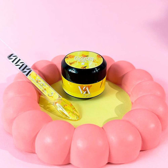 Gel with dried flowers Valeri Flower Garden Gel №05 yellow with dried flowers 5 ml (VFG5-5) - Фото №2