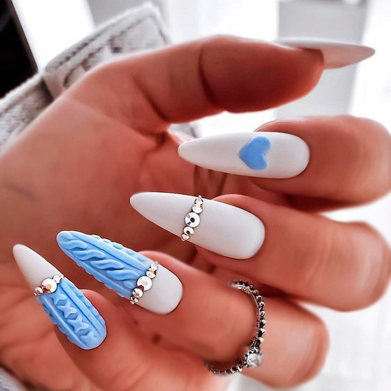 Zimowy Manicure 2025 (Elementy 3D)