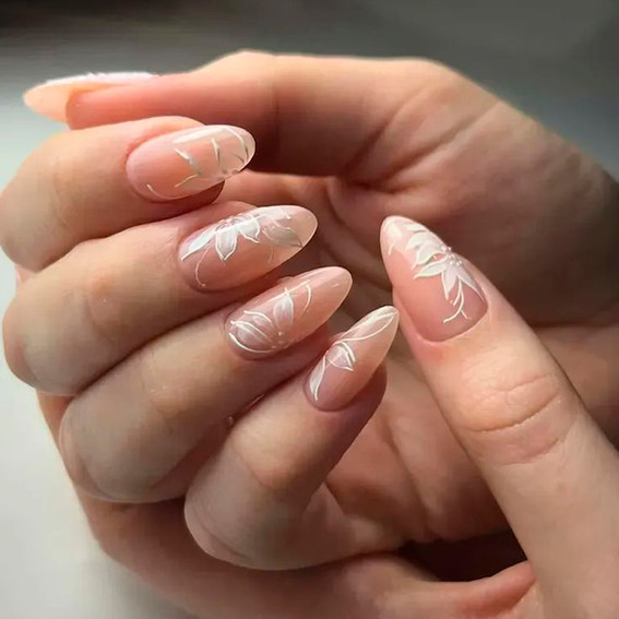 Manicure Spring 2025 (Translucent Sketch)