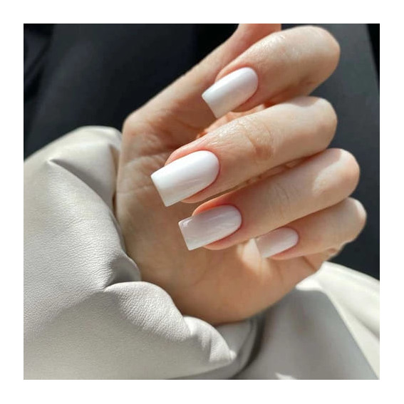 Manicure mleczny