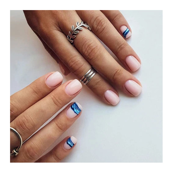 Delikatny manicure