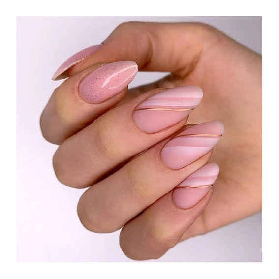 Delikatny manicure