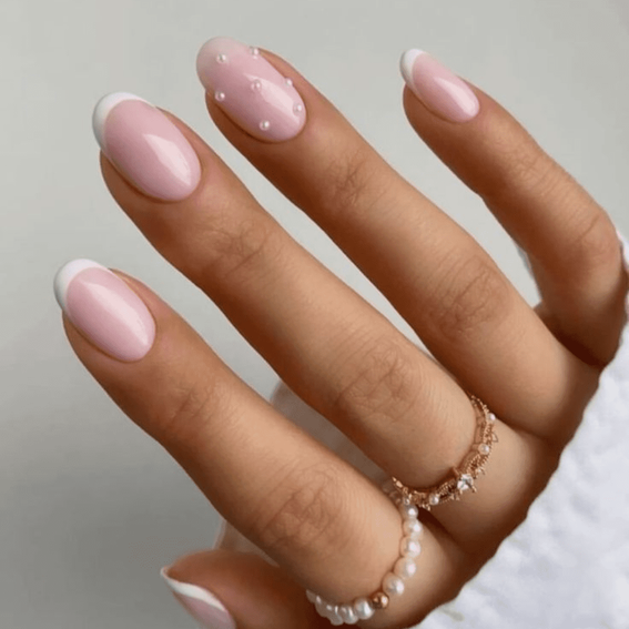 Owalny manicure (french)