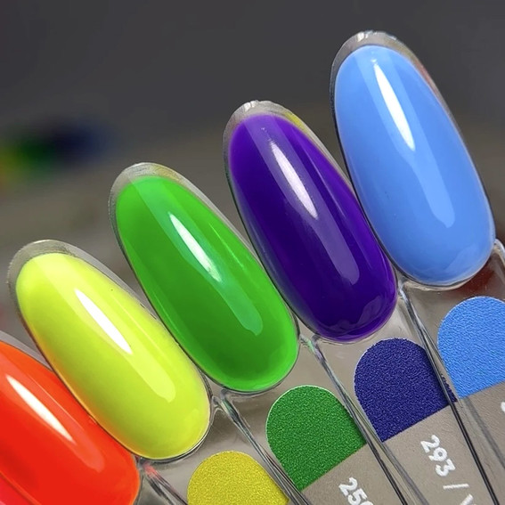 Гель-лак NAILSOFTHEDAY 230 Solar неоново-желтый 10 мл - Фото №6