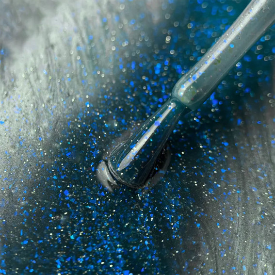 Lakier hybrydowy LUNA Magnetic Cat Eye 7 jasnoniebieski z płatkami folii 8 ml (382-6389-1979) - Фото №2