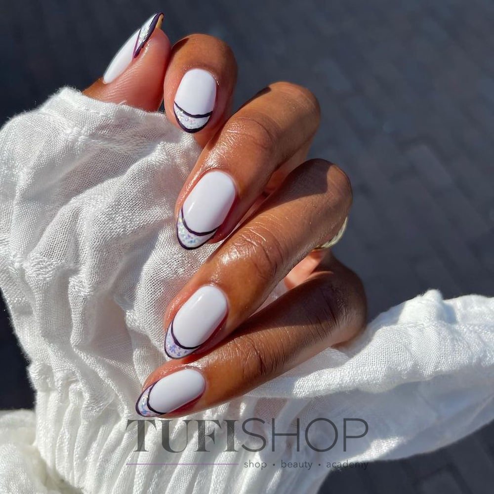 Square nails 🤝 French tips : r/Nails