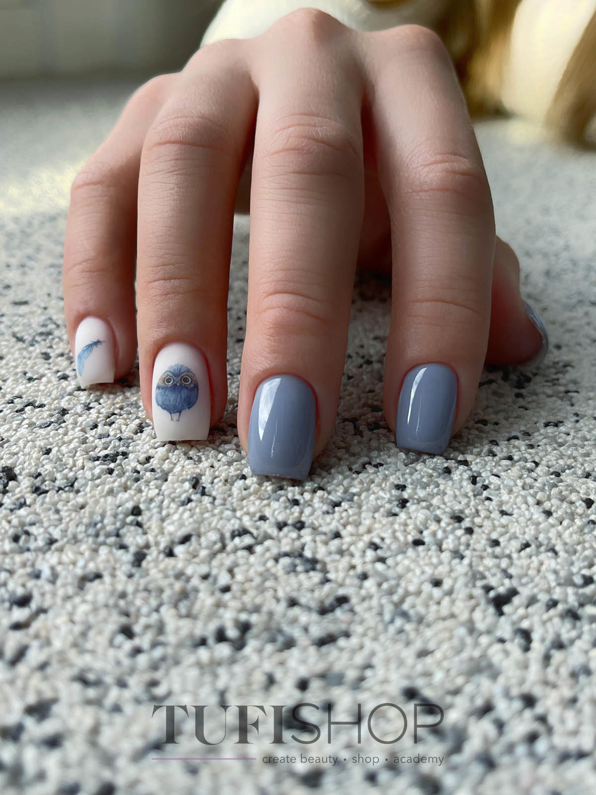 Course: Nail extension on gel tips